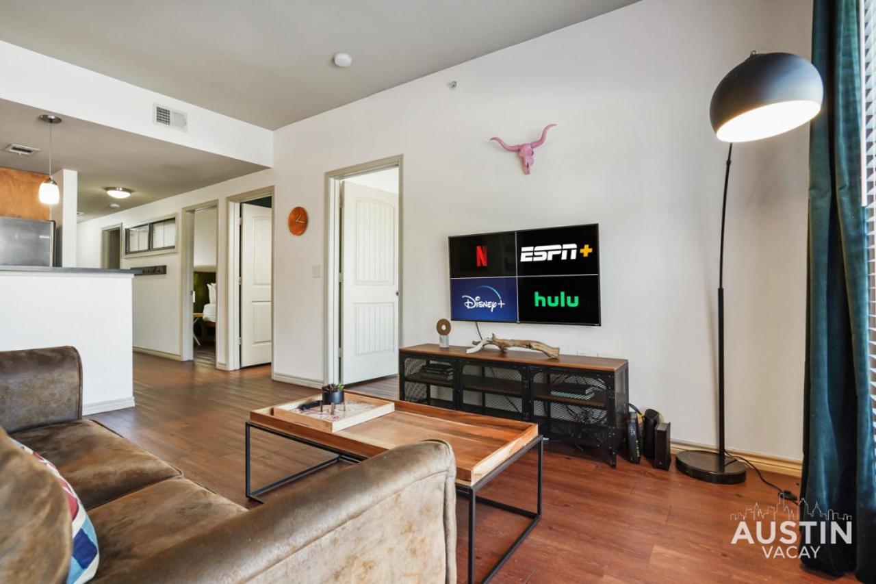 Stylish 4Br With Smart Tv And Free Garage Parking Apartman Austin Kültér fotó
