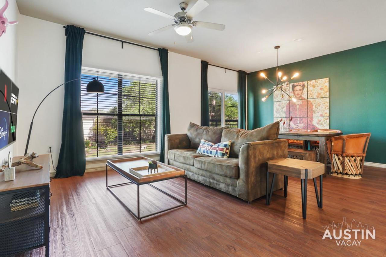 Stylish 4Br With Smart Tv And Free Garage Parking Apartman Austin Kültér fotó