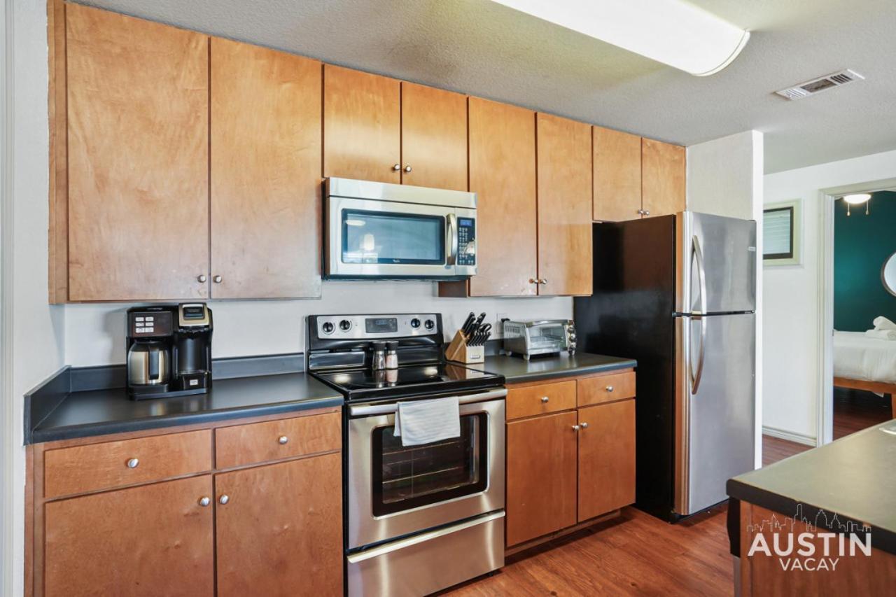 Stylish 4Br With Smart Tv And Free Garage Parking Apartman Austin Kültér fotó