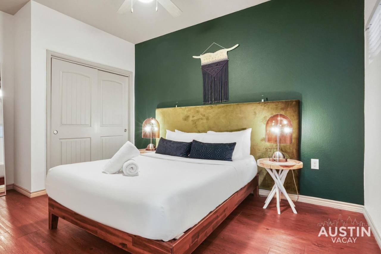 Stylish 4Br With Smart Tv And Free Garage Parking Apartman Austin Kültér fotó