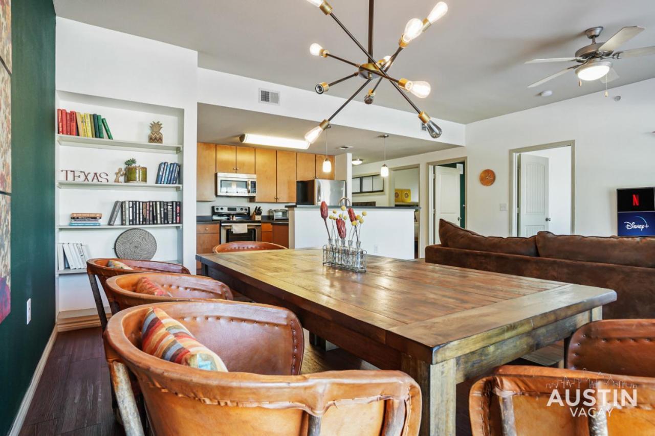 Stylish 4Br With Smart Tv And Free Garage Parking Apartman Austin Kültér fotó