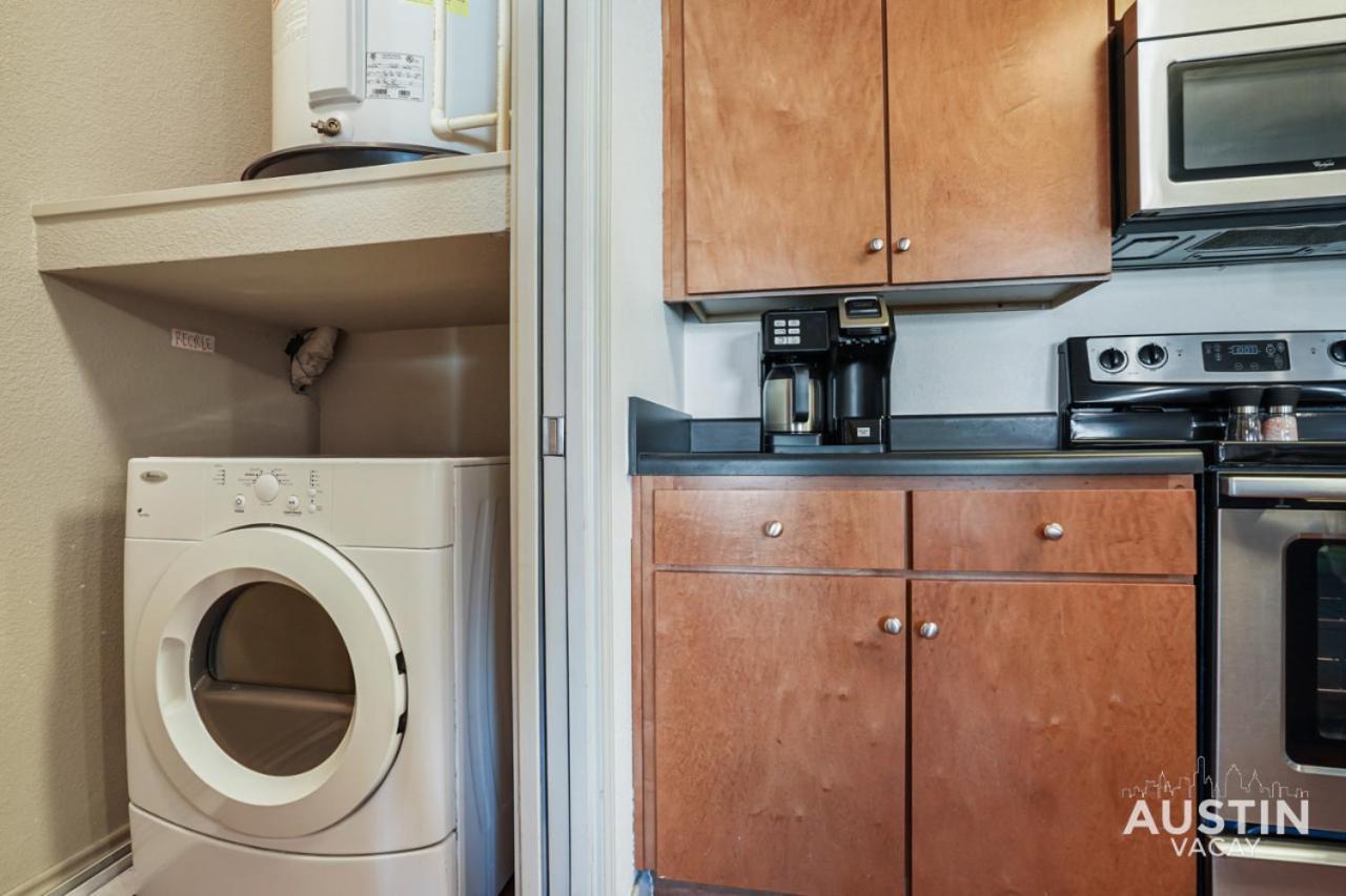 Stylish 4Br With Smart Tv And Free Garage Parking Apartman Austin Kültér fotó